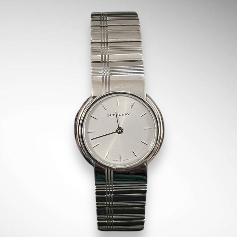 BURBERRY‎ Women's Swiss-Made 30M Stainless Steel Watch Silver Dial BU6001